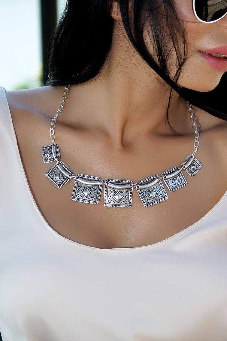 Women NECKLACE