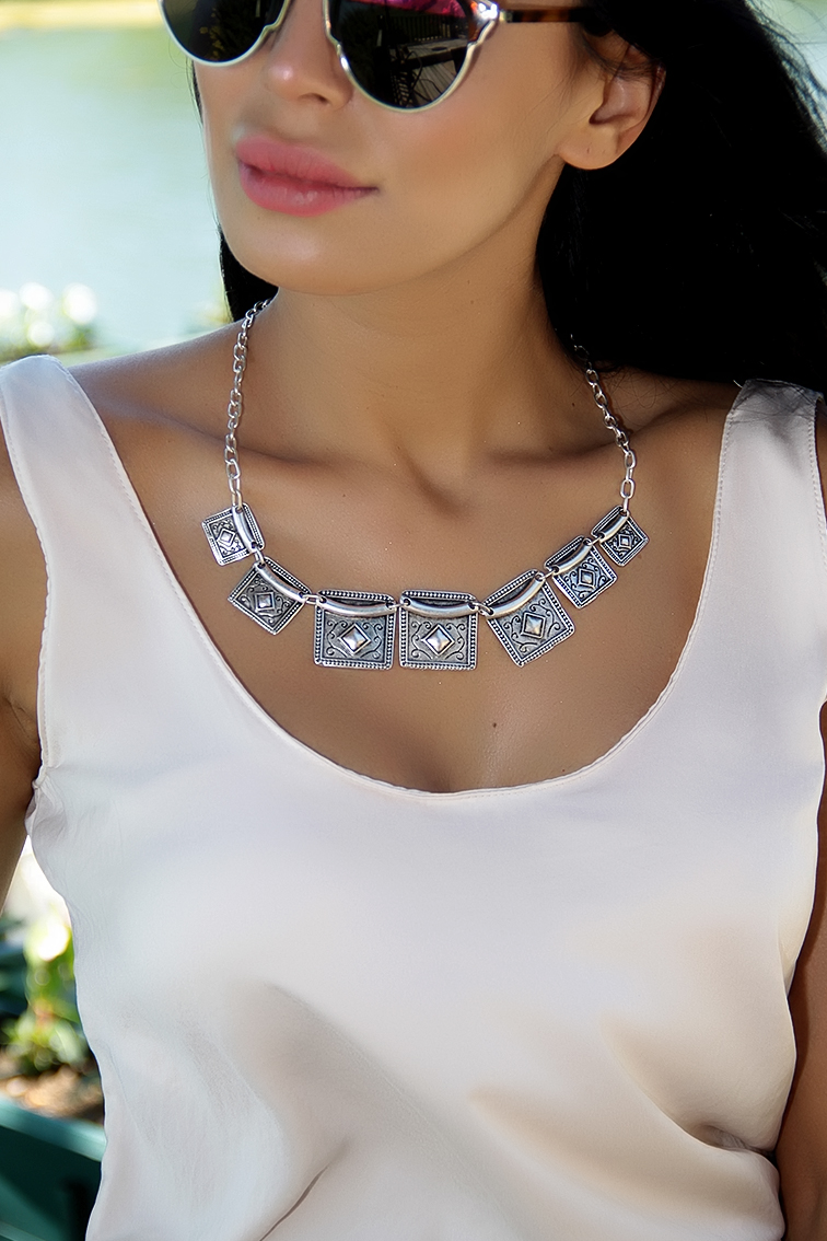 Women NECKLACE